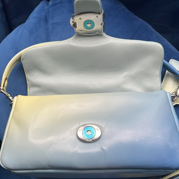 Coach Pillow Tabby Ombre 26 - Picture 9 of 11